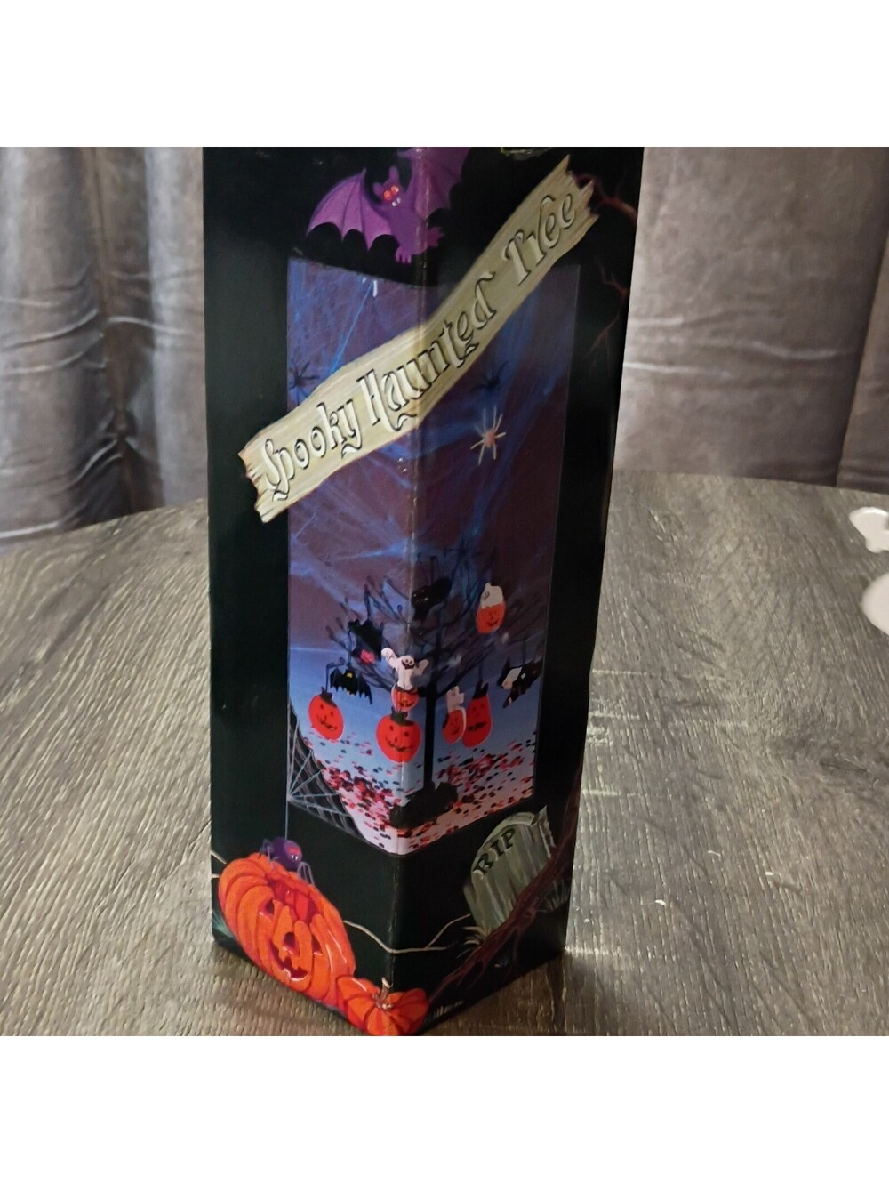 Bubbles & Scents Outlet Spooky Hanging Tree Halloween Ornament Ghost Bat Hanging